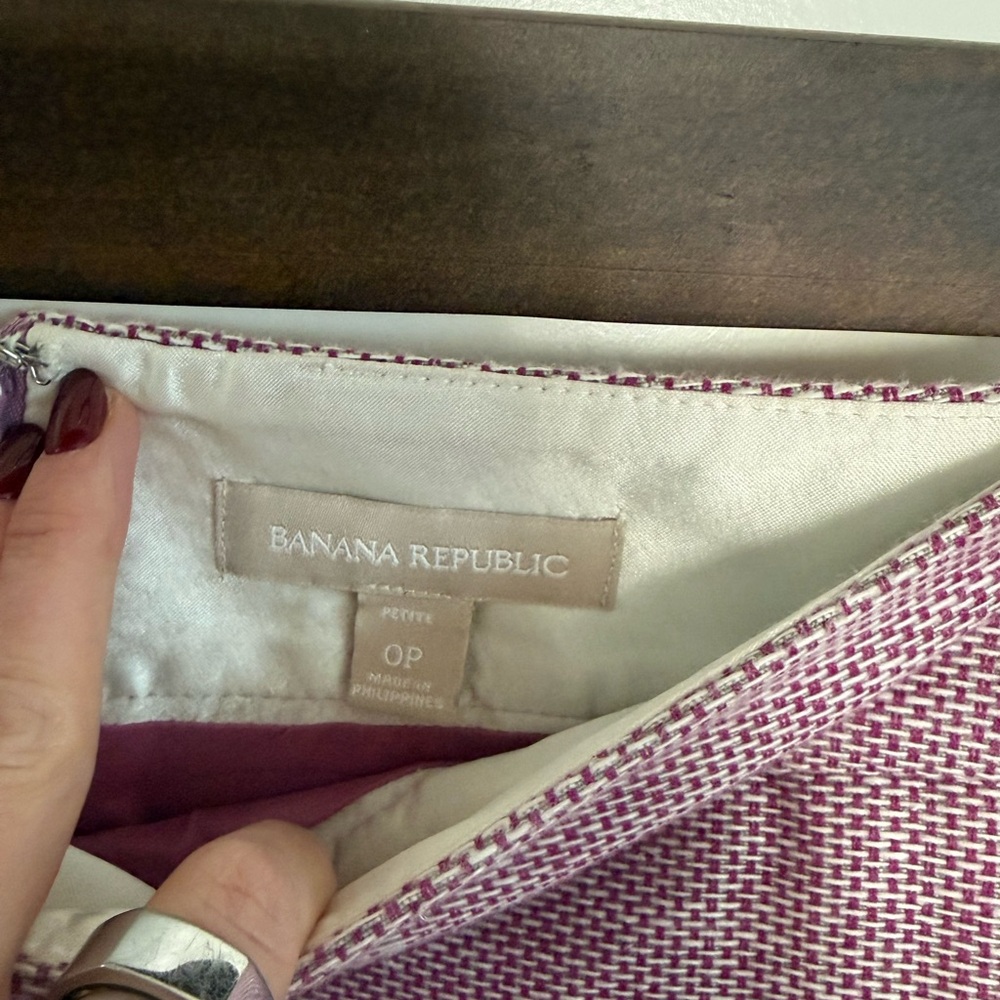Banana Republic Textured Pink/Purple Pencil Skirt - Picture 2 of 3